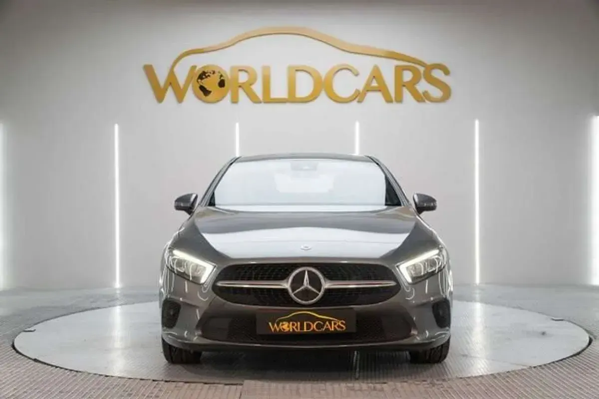 Usado Mercedes A250 218 CV (160 kW) 2021 Gris Berlina