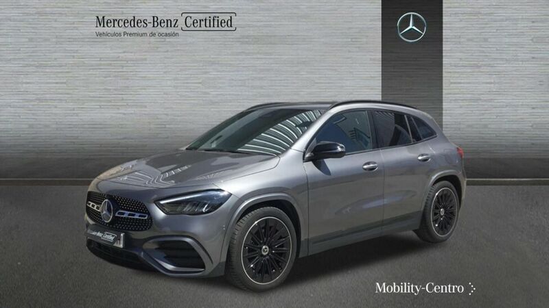 Gris montaña Usado 2024 Mercedes GLA200 AMG line SUV | 44.700 € (Un poco caro) - Imagen 1/4