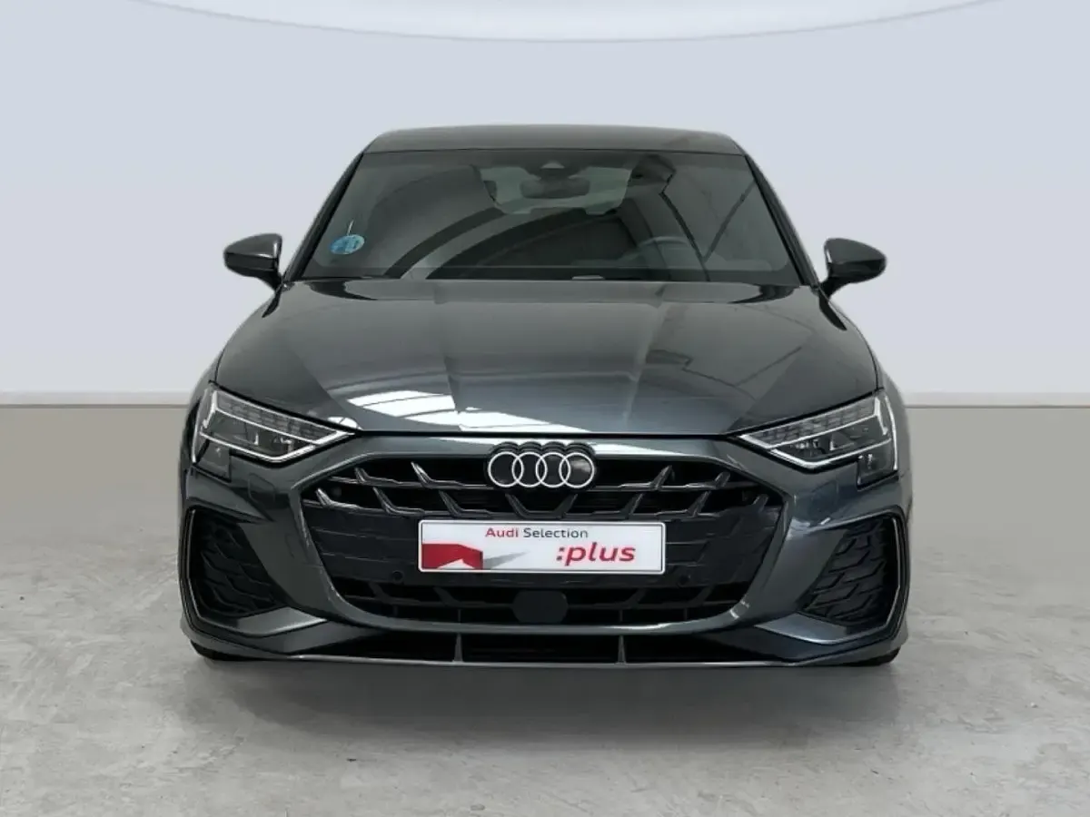 Usado Audi A3 S-Line 150 CV (110 kW) 2025 Gris Berlina