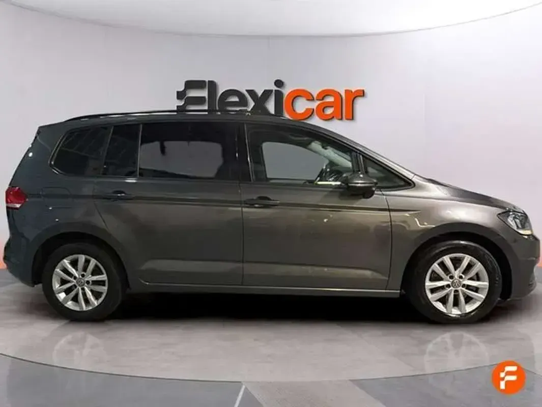 Usado VW Touran Advance 116 CV (85 kW) 2017 Blanco Monovolumen