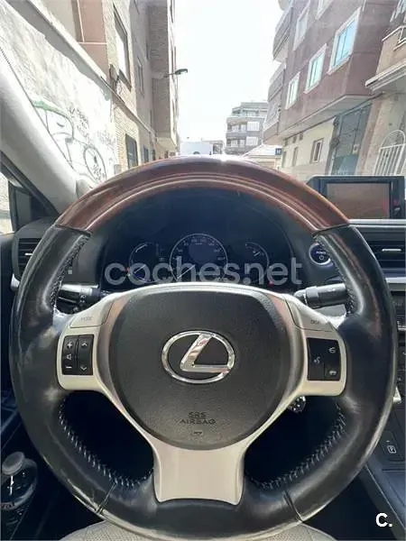 Usado Lexus CT200h Luxury Line 136 CV (100 kW) 2013 Marrón Berlina