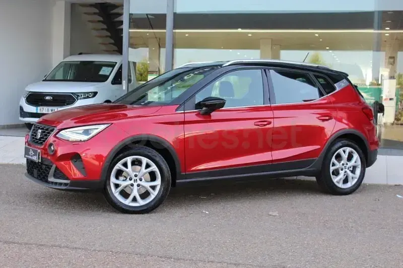 Usado Seat Arona FR 115 CV (84 kW) 2025 Rojo SUV