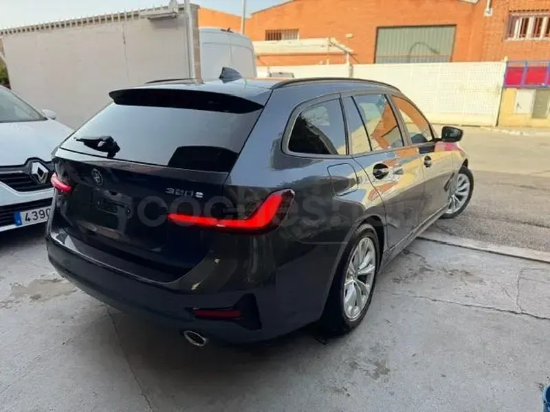 Usado BMW 330e 292 CV (214 kW) 2022 Gris / plata Familiar