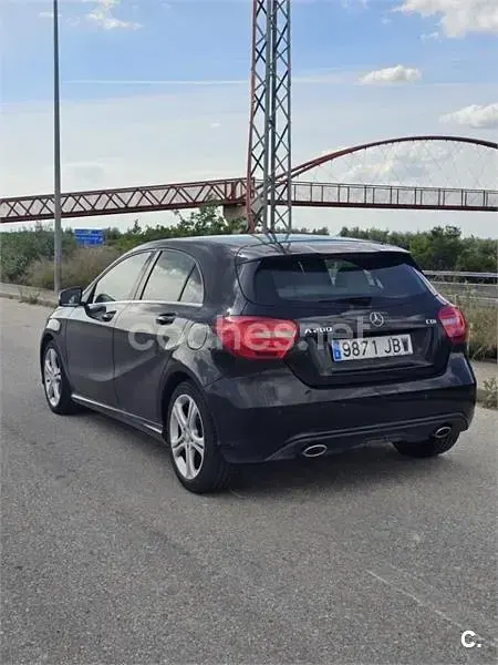 Käytetty Mercedes A200 Urban 136 HP (100 kW) 2014 Musta Sedan