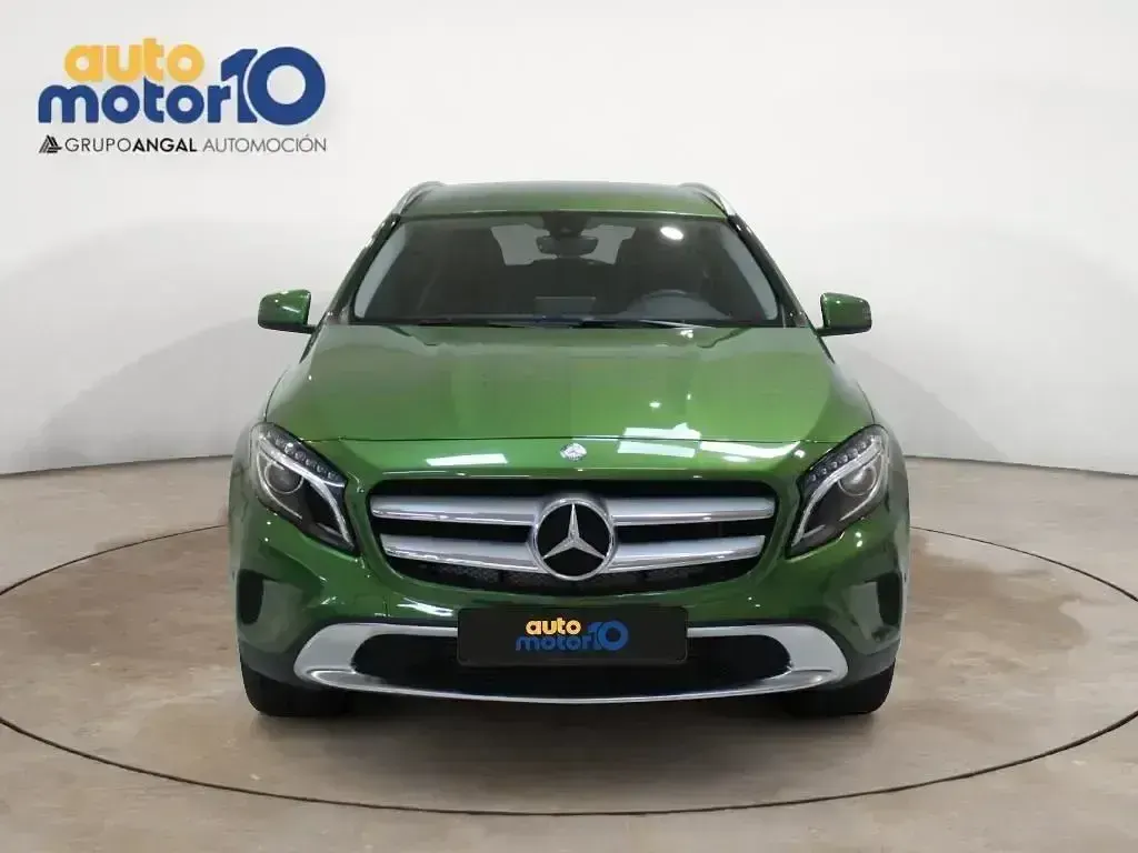 Usado Mercedes GLA200 136 CV (100 kW) 2017 Verde SUV