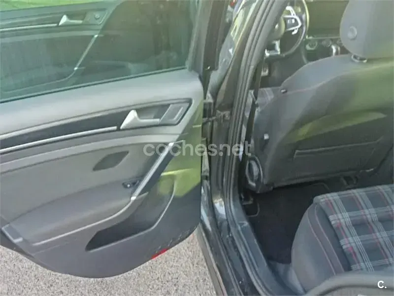 Usado VW Golf VII GTI 230 CV (169 kW) 2014 Negro Berlina