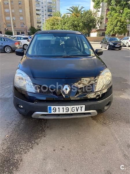 Usado Renault Koleos Dynamique 150 CV (110 kW) 2010 Negro SUV