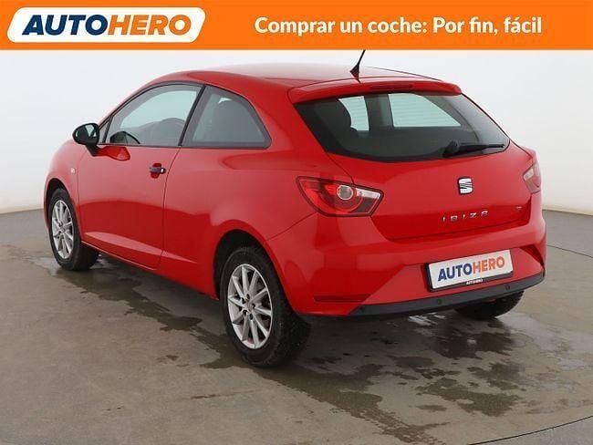 Usado Seat Ibiza Reference 90 CV (66 kW) 2013 Rojo Utilitario