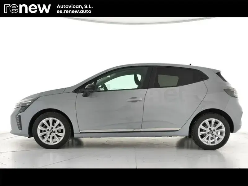 Usado Renault Clio V Evolution 100 CV (73 kW) 2025 Gris / plata Berlina