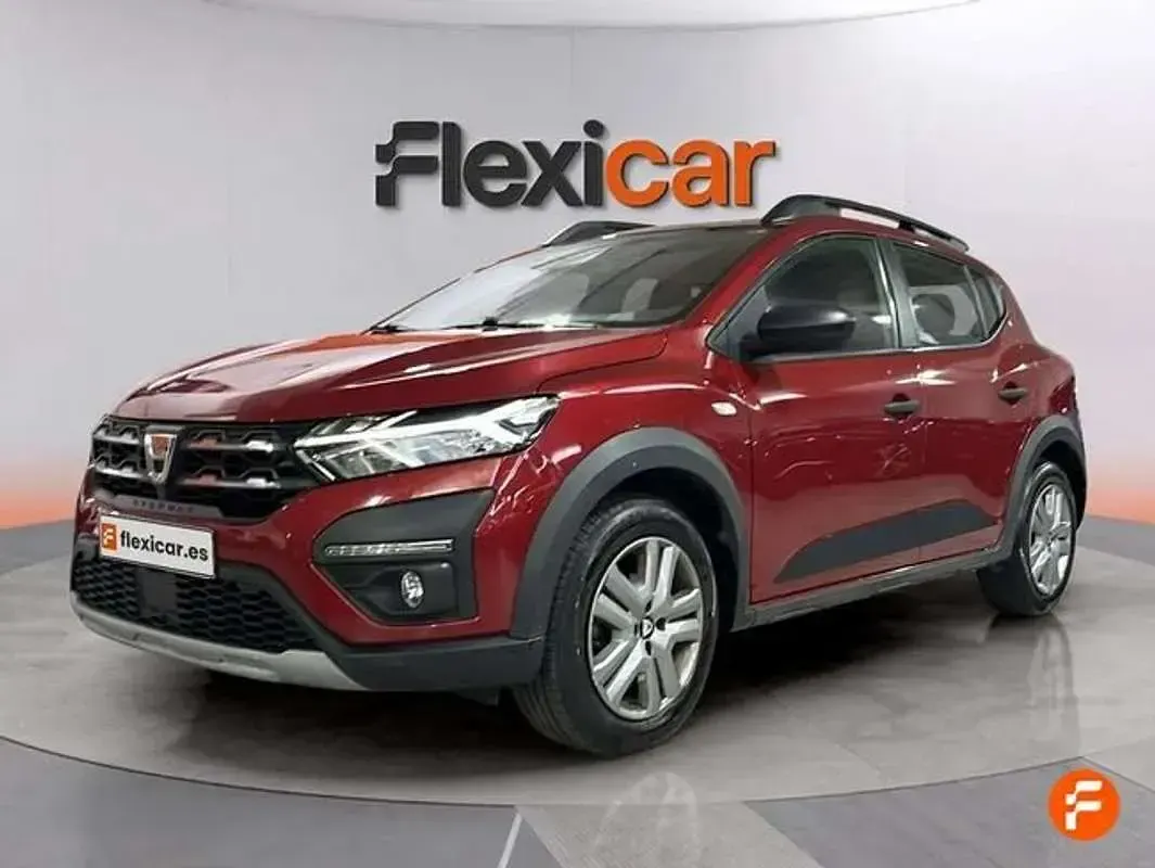 Usado Dacia Sandero Acces 75 CV (55 kW) 2021 Rojo Utilitario