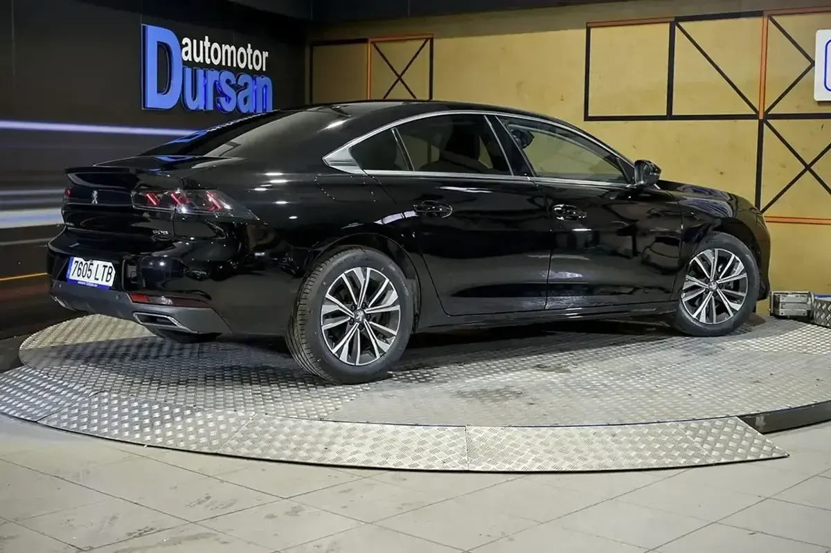 Usado Peugeot 508 Allure 130 CV (95 kW) 2021 Negro Berlina
