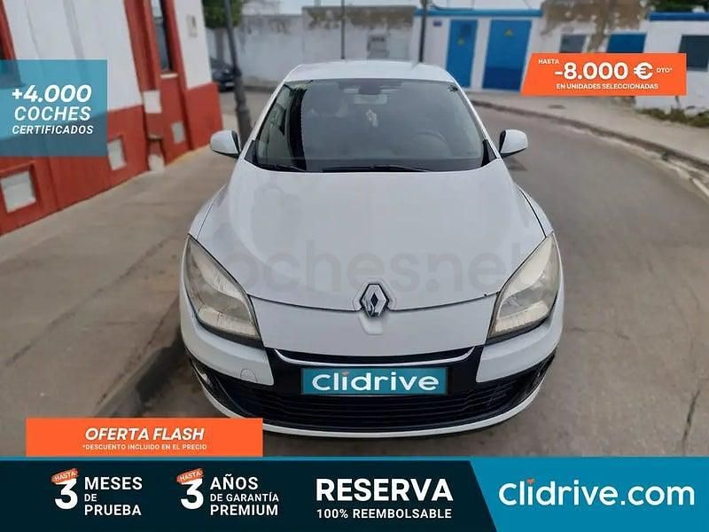 Usado Renault Mégane Dynamique 110 CV (80 kW) 2012 Blanco Berlina
