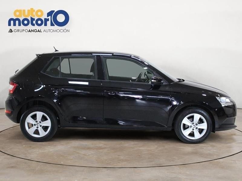 Usado Skoda Fabia Ambition 75 CV (55 kW) 2019 Negro Berlina