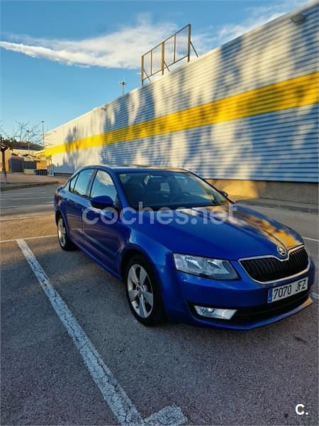 Usado Skoda Octavia Style 115 CV (84 kW) 2016 Azul Berlina