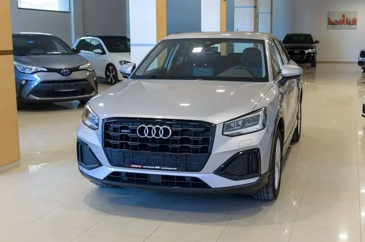 Usado Audi Q2 Advanced 150 CV (110 kW) 2021 Gris SUV