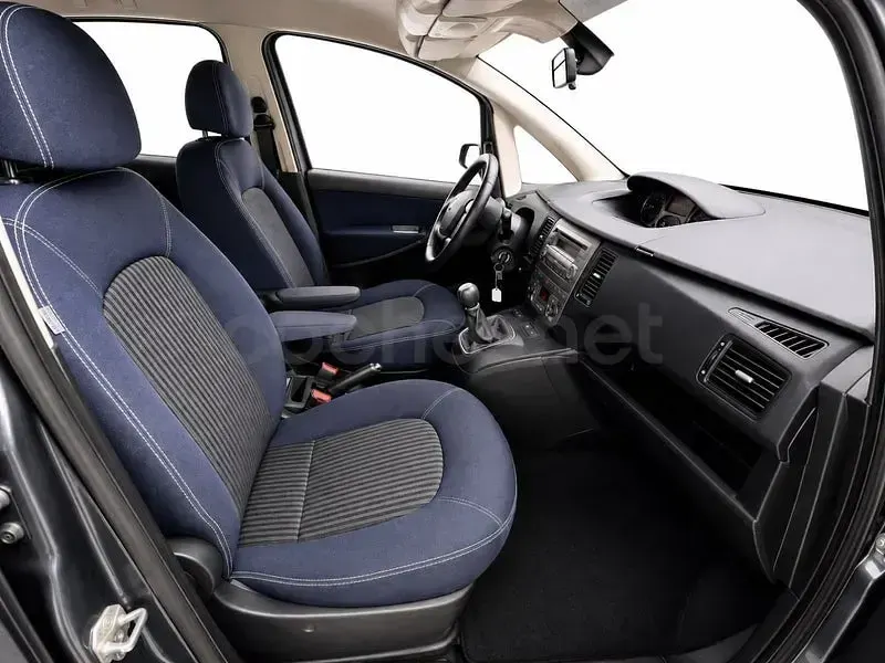 Usado Lancia Musa 90 CV (66 kW) 2007 Gris / plata Monovolumen