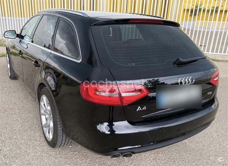 Usado Audi A4 177 CV (130 kW) 2012 Negro Familiar