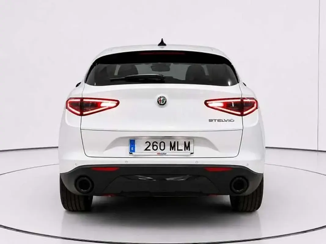 Usado Alfa Romeo Stelvio Sprint 160 CV (117 kW) 2023 Blanco SUV