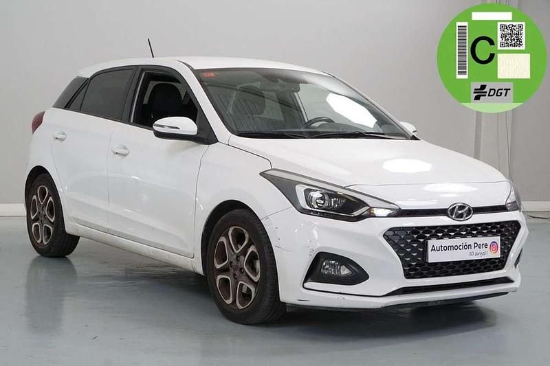 Usado Hyundai i20 100 CV (73 kW) 2019 Blanco Utilitario