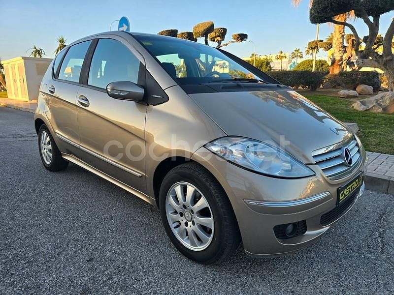 Usado Mercedes A180 Avantgarde 109 CV (80 kW) 2009 Beige Monovolumen