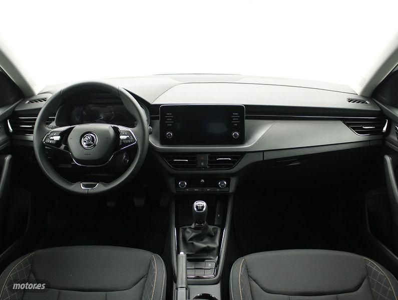 Usado Skoda Scala Ambition 95 CV (69 kW) 2024 Blanco Utilitario