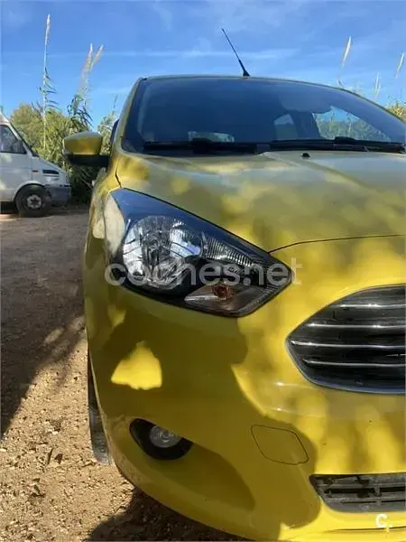 Usado Ford Ka Plus Active 85 CV (62 kW) 2017 Amarillo Utilitario