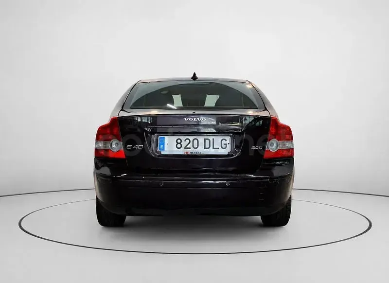 Usado Volvo S40 Momentum 136 CV (100 kW) 2005 Negro Berlina