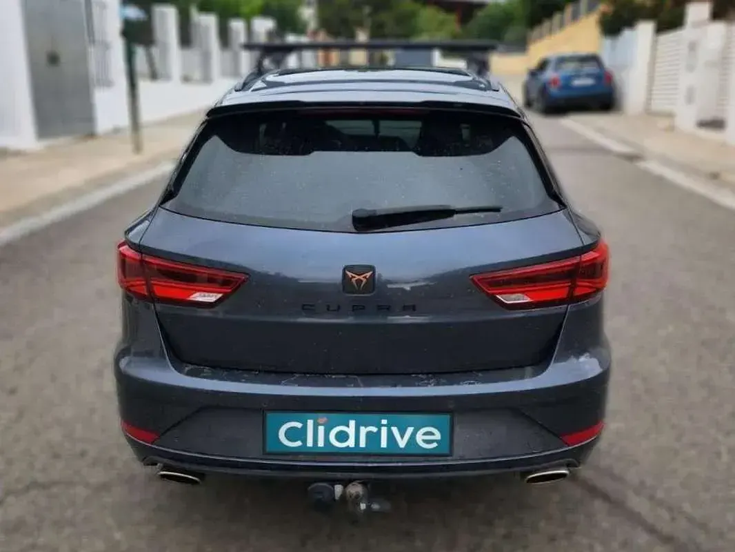 Usado Seat Leon ST 4Drive 300 CV (220 kW) 2019 Gris Familiar