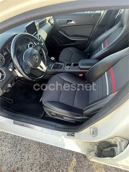 Usado Mercedes A180 Style 109 CV (80 kW) 2014 Blanco Berlina