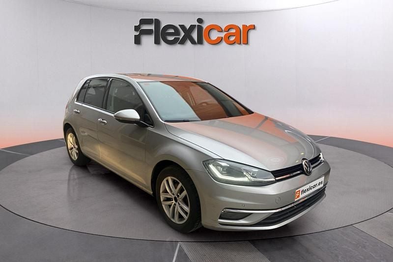 Gris Usado 2019 VW Golf Advance Berlina | 15.990 € (Precio justo) - Imagen 1/4