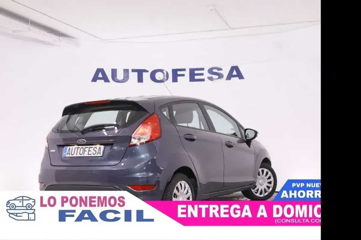 Usado Ford Fiesta Trend 101 CV (74 kW) 2014 Negro Utilitario