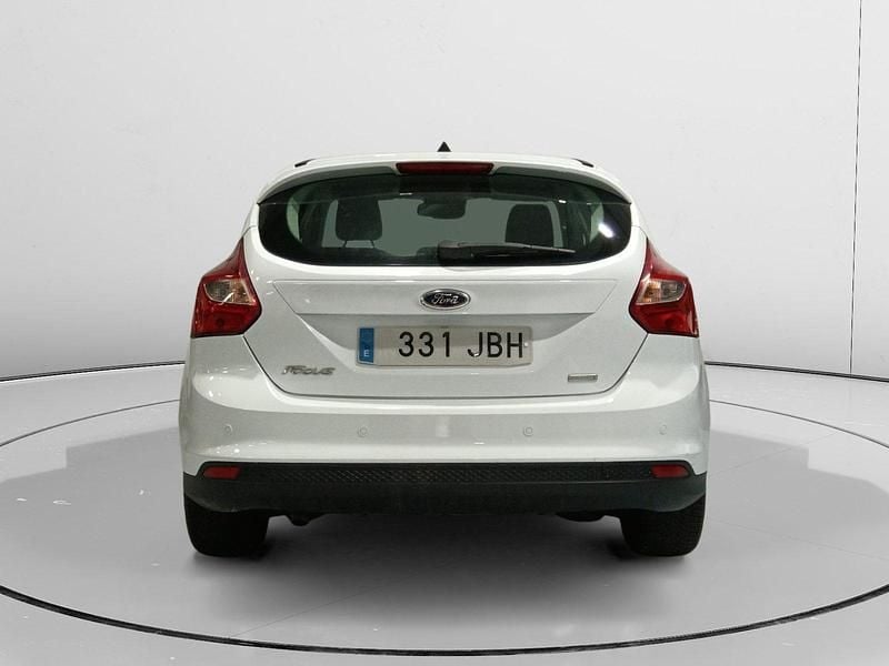 Usado Ford Focus 126 CV (92 kW) 2013 Blanco Utilitario