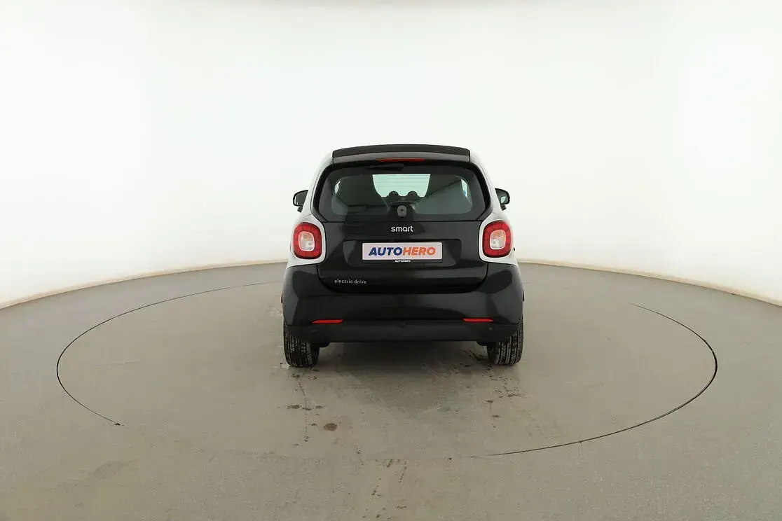 Usado Smart ForTwo Coupé 60 kW (82 CV) 2020 Negro Coupe