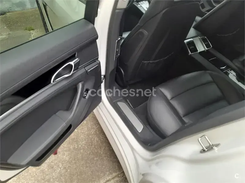 Usado Porsche Panamera 299 CV (219 kW) 2012 Blanco Utilitario