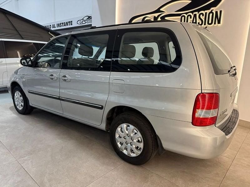 Usado Kia Carnival EX 144 CV (105 kW) 2005 Gris / plata Monovolumen
