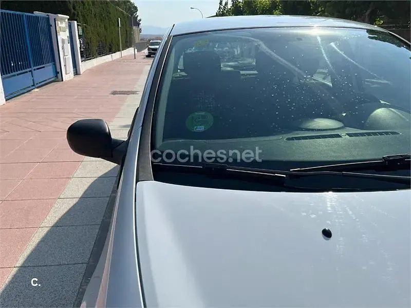 Usado Renault Clio IV 75 CV (55 kW) 2012 Blanco Berlina