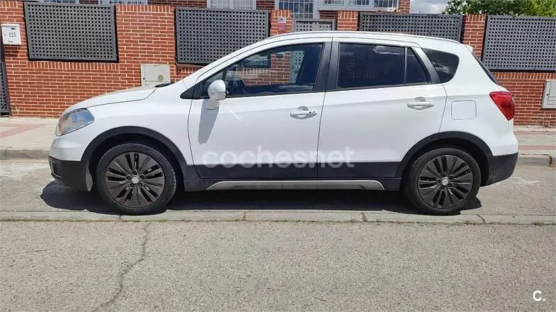 Usado Suzuki SX4 GL 135 CV (99 kW) 2014 Blanco SUV