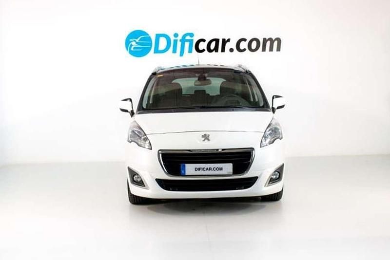 Usado Peugeot 5008 Allure 121 CV (88 kW) 2016 Blanco Monovolumen