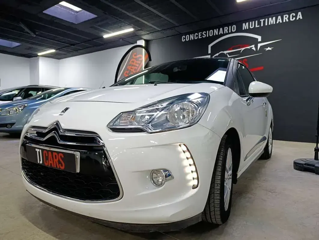 Begagnad Citroën DS3 68 HK (50 kW) 2015 Vit Halvkombi