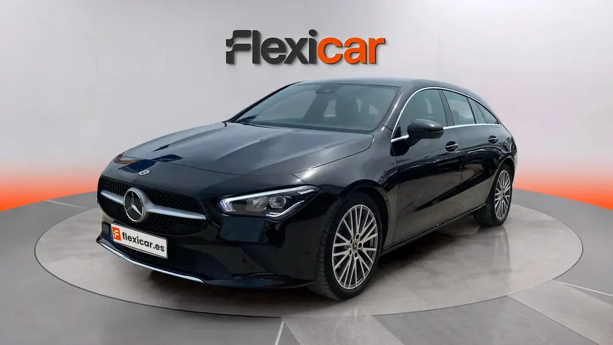 Usado Mercedes CLA180 Shooting Brake 136 CV (100 kW) 2022 Negro Familiar