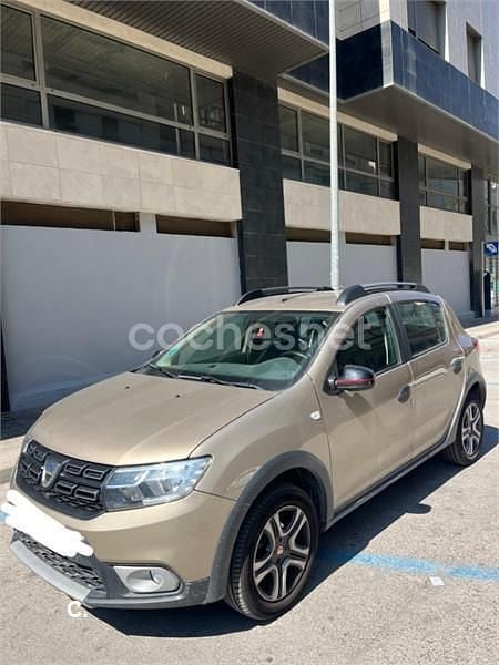Usado Dacia Sandero Comfort 91 CV (66 kW) 2019 Beige Berlina