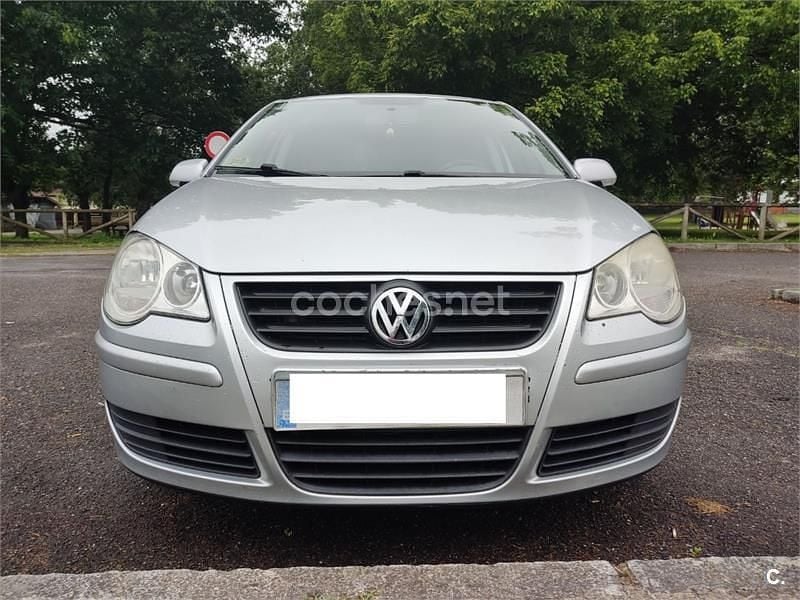 Usado VW Polo Advance 70 CV (51 kW) 2007 Gris / plata Utilitario