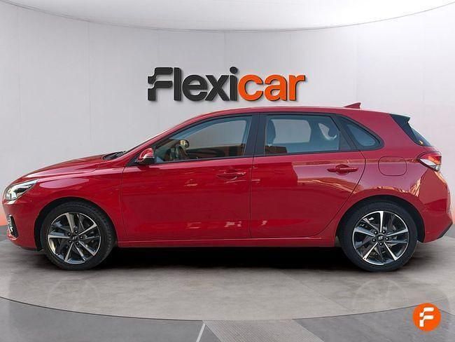 Usado Hyundai i30 120 CV (88 kW) 2021 Rojo