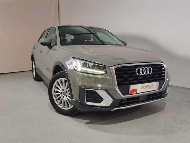 Usado Audi Q2 Design 116 CV (85 kW) 2019 Gris SUV