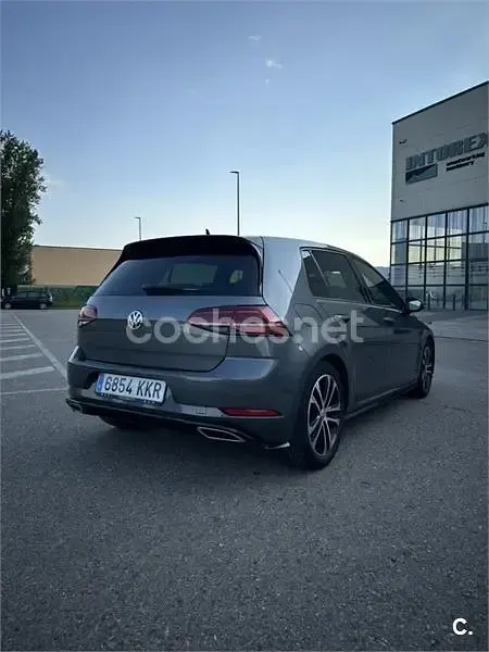 Usado VW Golf VII Sport 150 CV (110 kW) 2018 Gris / plata Berlina