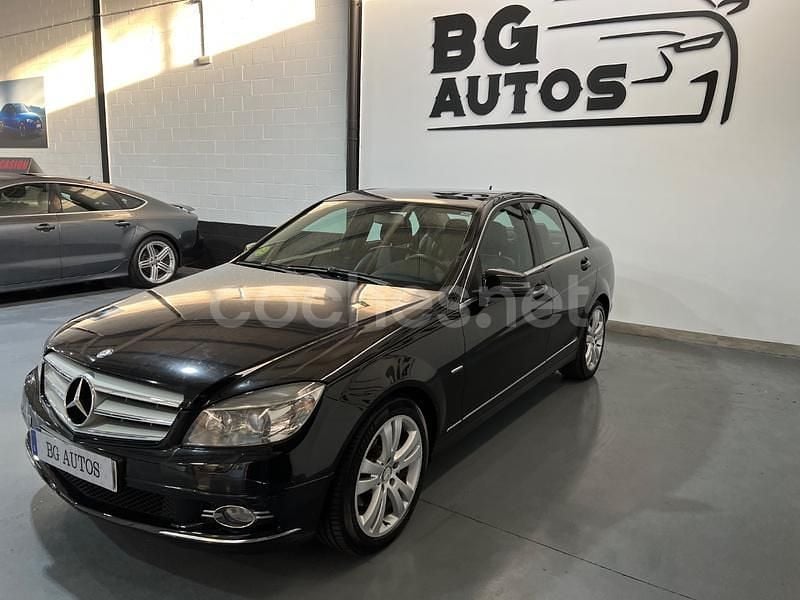 Usado Mercedes C220 Avantgarde 170 HP (125 kW) 2009 Preto Sedan