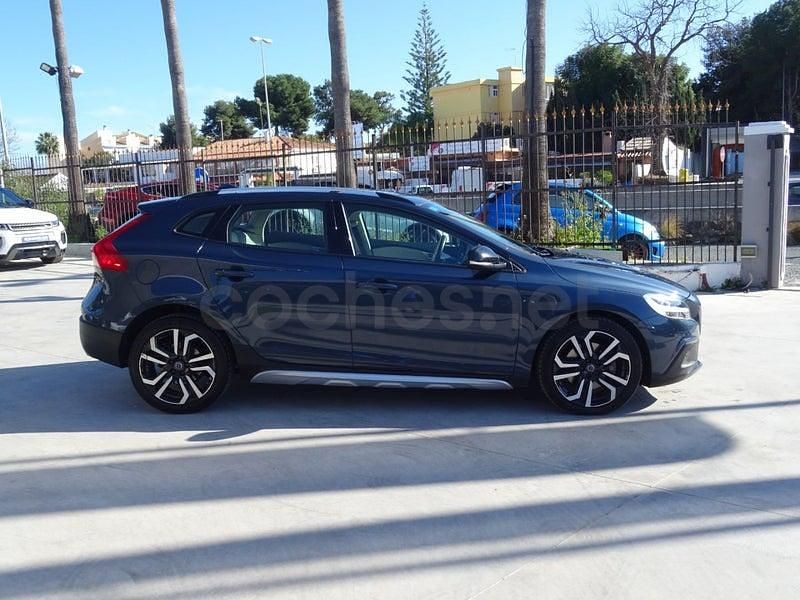 Usado Volvo V40 CC 120 CV (88 kW) 2019 Azul Familiar