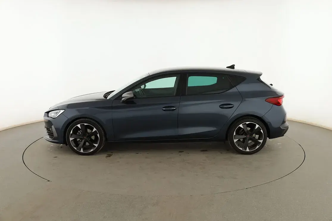Usado Cupra Leon 150 CV (110 kW) 2023 Gris Berlina