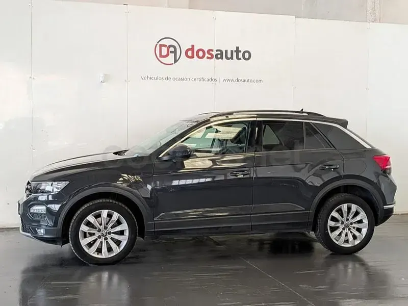 Usado VW T-Roc Advance 150 CV (110 kW) 2021 Gris / plata SUV