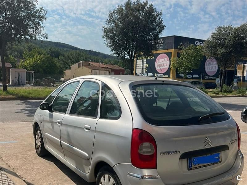 Gris / plata Usado 2005 Citroën Xsara Picasso Monovolumen | 2700 € (Precio justo) - Imagen 1/4